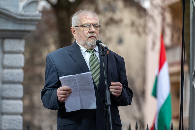 Izsák Balázs, a Székely Nemzeti Tanács elnöke beszédet mond a székely szabadság napja alkalmából tartott ünnepi megemlékezésen a marosvásárhelyi székely vértanúk emlékművénél 2025. március 10-én (Fotó: MTI/Kiss Gábor) Izsák Balázs, a Székely Nemzeti Tanács elnöke beszédet mond a székely szabadság napja alkalmából tartott ünnepi megemlékezésen a marosvásárhelyi székely vértanúk emlékművénél 2025. március 10-én (Fotó: MTI/Kiss Gábor)