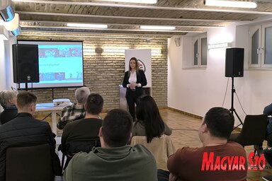 Dr. Klinovszky Andrea sok mindenre rávilágított előadása során (Fotó: Dér Dianna felvétele)