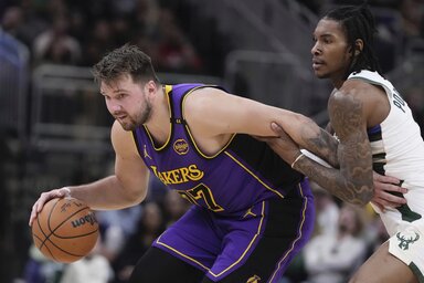 Luka Dončić mindent megtett, hogy versenyben tartsa csapatát (Fotó: Beta/AP)