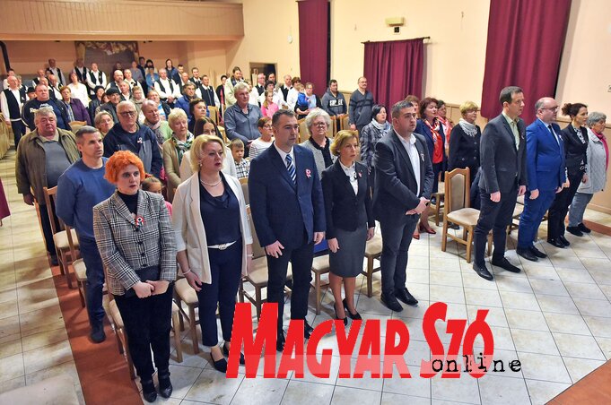 A Művelődési Ház nagyterme teljesen megtelt (Gergely Árpád felvétele) A Művelődési Ház nagyterme teljesen megtelt (Gergely Árpád felvétele)