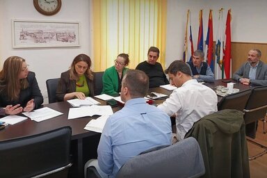 Egyeztetés az autóalkatrész-gyártó vállalat képviselőivel (Facebook)
