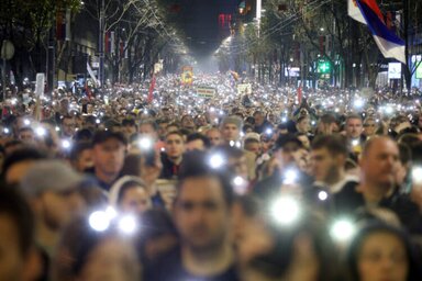 A zimonyi kórházban hétfőn 56 pácienst vizsgáltak meg, 30 százalékuknál halláskárosodást állapítottak meg, az orvosok „P” jelzéssel (protest-tüntetés) látták el a leleteket (Fotó: Reuters)