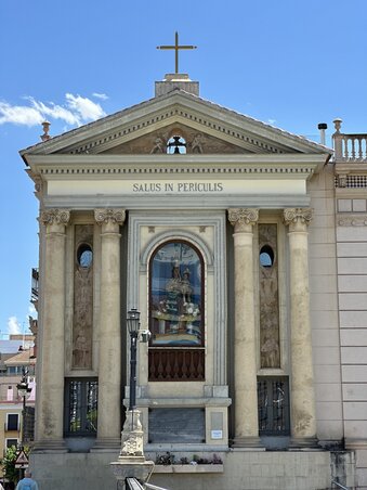 A Védelmező Szűzanya-kápolna A Védelmező Szűzanya-kápolna