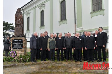 A koszorúzáson felcsendült a Rákóczi induló (Gergely József felvétele)