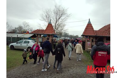 Sokan kilátogattak a vásárba (Fotó: BJK)