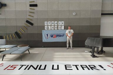 Šper március 18-án kezdte az éhségsztrájkot a Vajdasági RTV dolgozóinak teljesítetlen követelései miatt (Fotó: Beta)