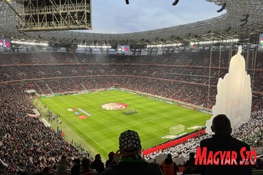 A telt házas Puskás Arénában ezúttal is mindent megtettek a magyar szurkolók – rajtuk nem múlt a meccs (Fotó: Vámos Arnold)