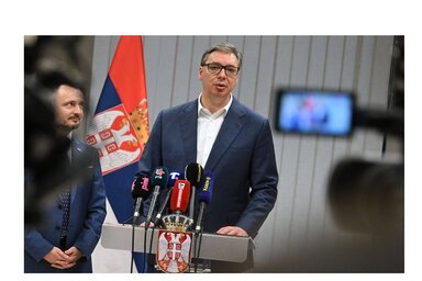 Vučić ismételten tagadta, hogy a március 15-i tüntetésen hangágyút vetettek volna be (Fotó: Beta)
