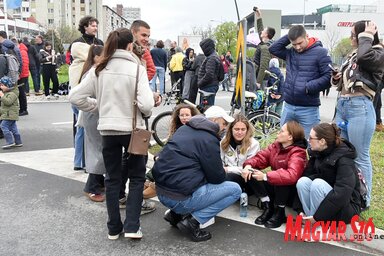 Pénteken kora délután ismét megbénult a forgalom több útkereszteződésben (Fotó: Ótos András felvétele)