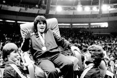 Sterbinszky Amália a „trónon” (Fotó: MTI)