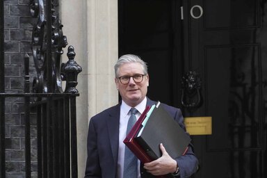 Keir Starmer szerint az új világot nem meghatározott szabályok, hanem alkuk és szövetségi rendszerek irányítják (Fotó: Beta/AP)