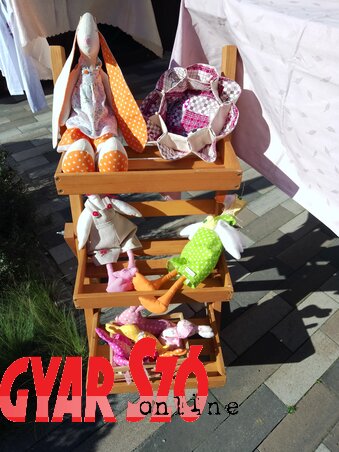 Szűcs Szilvia nyuszijai is nagyon tetszettek a vásárlóknak Szűcs Szilvia nyuszijai is nagyon tetszettek a vásárlóknak