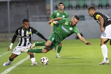 Hahn János (középen) sokat hozzátehet a Paks játékához (Fotó: MTI)