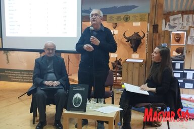 Bencsik István, Czékus Géza és Kajdocsi Lovász Gabriella a könyvbemutatón (Fotó: Lukács Melinda)