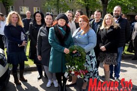 Újvidéken megkoszorúzták Fehér Ferenc költő mellszobrát
