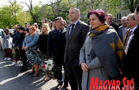 Újvidéken megkoszorúzták Fehér Ferenc költő mellszobrát