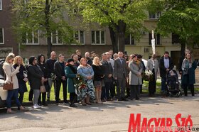 Újvidéken megkoszorúzták Fehér Ferenc költő mellszobrát