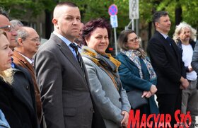 Újvidéken megkoszorúzták Fehér Ferenc költő mellszobrát