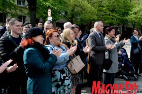 Újvidéken megkoszorúzták Fehér Ferenc költő mellszobrát