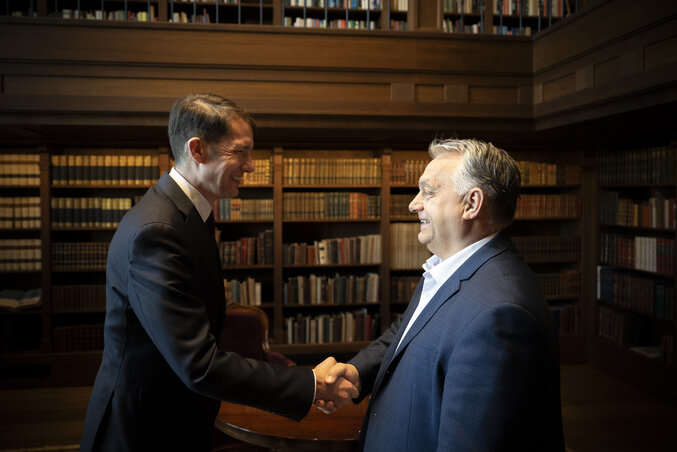 Dr Bálint Pastor i Orban Viktor u manastiru karmelićana (Foto: Facebook) Dr Bálint Pastor i Orban Viktor u manastiru karmelićana (Foto: Facebook)