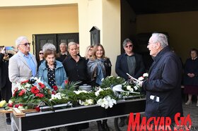 Domonkos István hamvainak elhelyezése Bácsfeketehegyen
