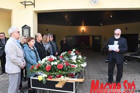 Domonkos István hamvainak elhelyezése Bácsfeketehegyen