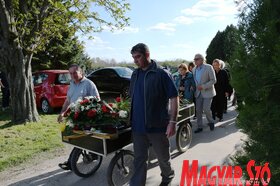 Domonkos István hamvainak elhelyezése Bácsfeketehegyen