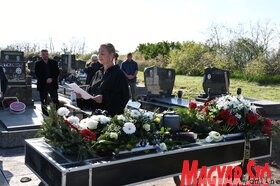 Domonkos István hamvainak elhelyezése Bácsfeketehegyen