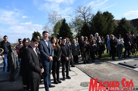 Domonkos István hamvainak elhelyezése Bácsfeketehegyen