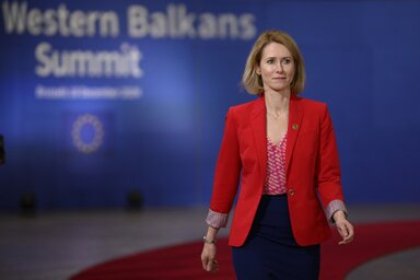 Kaja Kallas hangsúlyozta,  folytatni kell a párbeszédet Belgrád és Pristina között (Fotó: MTI)