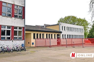 Renoviranje fiskulturne sale je započeto, a nadaju se da će uskoro imati i novog direktora (fotografija Arpada Gergelja)