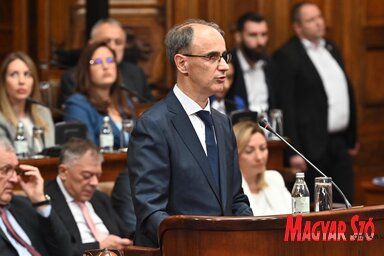 Szerb parlament skupstina Macut