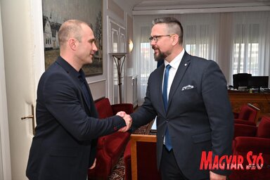 Juhász Bálint fogadta Antalovics Pétert, a Forum Könyvkiadó Intézet igazgatóját