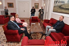 Juhász Bálint fogadta Antalovics Pétert, a Forum Könyvkiadó Intézet igazgatóját