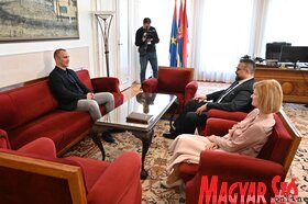 Juhász Bálint fogadta Antalovics Pétert, a Forum Könyvkiadó Intézet igazgatóját
