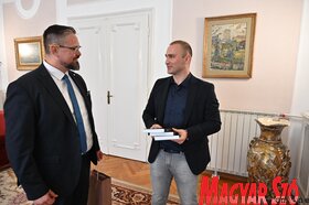Juhász Bálint fogadta Antalovics Pétert, a Forum Könyvkiadó Intézet igazgatóját