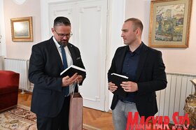Juhász Bálint fogadta Antalovics Pétert, a Forum Könyvkiadó Intézet igazgatóját