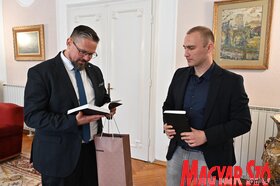 Juhász Bálint fogadta Antalovics Pétert, a Forum Könyvkiadó Intézet igazgatóját