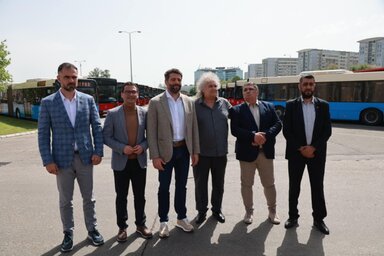 Aleksandar Šapić az önkormányzatok képviselőivel (Fotó: Nagykikindai önkormányzat)