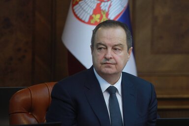 A belügyminiszter hangsúlyozta, hogy a rendőrség nem fogja megengedni a Szerbiai RTV erőszakos elfoglalását (Fotó: Beta)