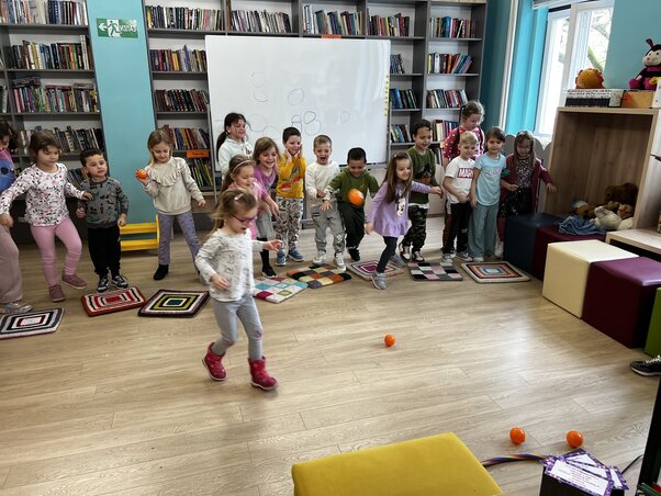 A gyerekek legjobban a mozgásos feladatokat kedvelik (Juhász Erzsébet Könyvtár)