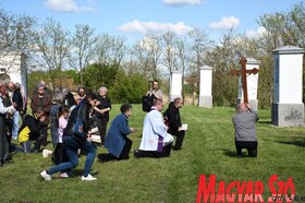 Keresztúti ájtatosság a szenttamási kálvárián
