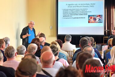A farmokon be kell tartani a biztonsági intézkedéseket – hangoztatták a szakemberek (Gergely Árpád felvétele)
