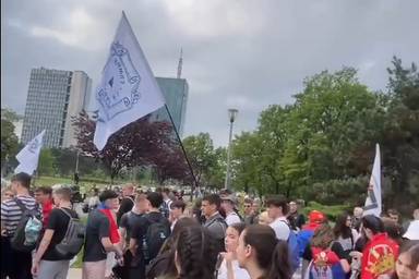 Belgrádból indultak A középiskolásoknak elegük van! fedőnevű szombati tüntetésre (Fotó: Instagram)