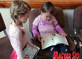 Az újvidéki Petőfi Sándor MMK-ba látogatott a Mézeskalács csapata