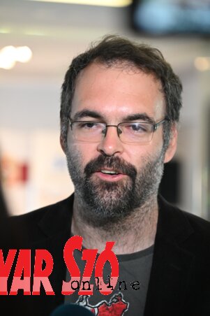 Esztelecki Péter (Fotó: Ótos András felvétele) Esztelecki Péter (Fotó: Ótos András felvétele)