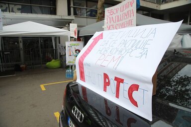Az egyetemisták szerint a REM-pályázat kiírása miatt kezdték meg az RTS blokádját (Fotó: Beta)
