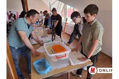 Fizikai és kémiai kísérleteket mutattak be az általános iskolások (Fotó: Kállai Göblös Nikoletta)