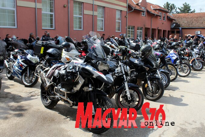 Motorostalálkozó és motorkiállítás, amelyen mindenki bemutathatja járművét (Benedek Miklós felvétele) Motorostalálkozó és motorkiállítás, amelyen mindenki bemutathatja járművét (Benedek Miklós felvétele)