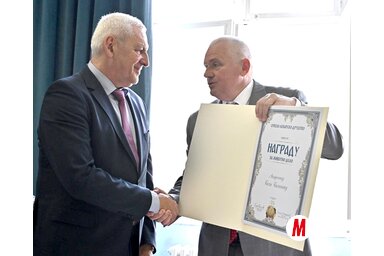 Dr. Bálint Bélát  Életműdíjjal tüntették ki (Ótos András felvétele)